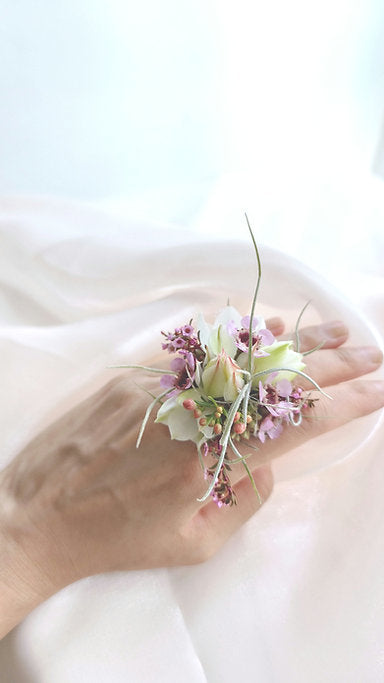 Julie, Floral Ring